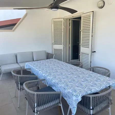 Ticia A 100 Metri Dalla Con Parcheggio Privato Vakantiehuis