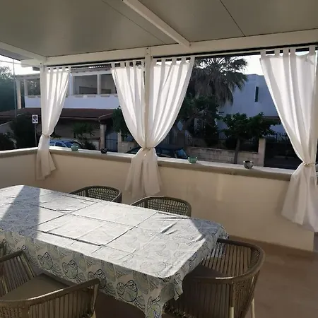 Casa vacanze Ticia A 100 Metri Dalla Con Parcheggio Privato Lido Marini
